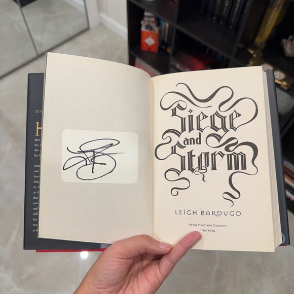 SIGNED Shadow & Bone Trilogy by Leigh Bardugo - Picture 6 of 8